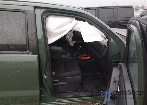 2024 Nissan Frontier Pro-4X 4X4 z USA, uszkodzony, nr VIN 1N6ED1EK5RN670988